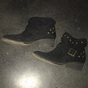 Women’s booties size 10 BP